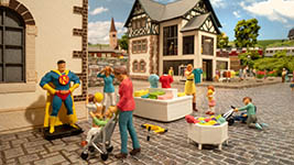030-16240 - H0 - Figuren-Themenwelt Spielwarengeschäft